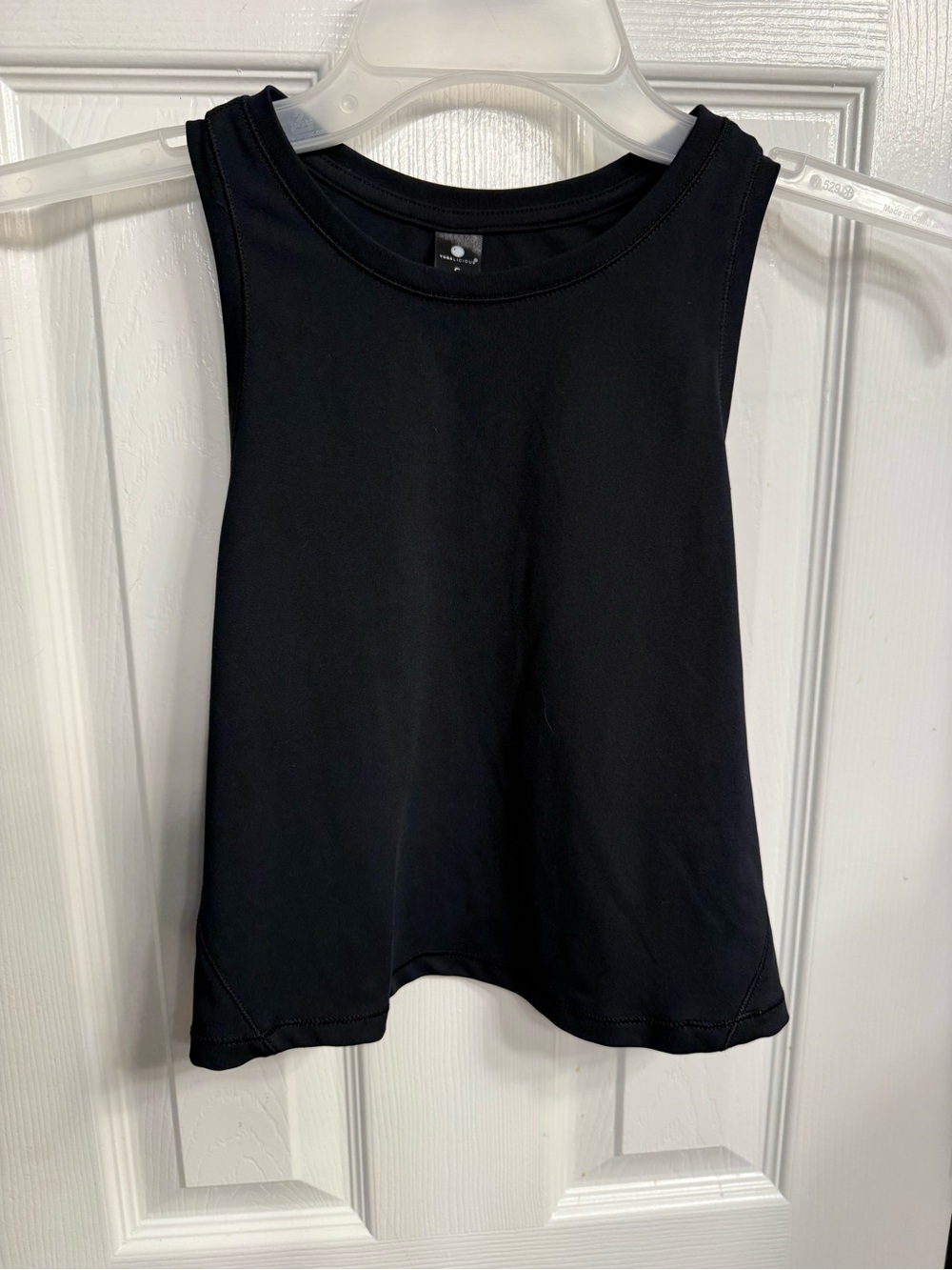 Yogalicious Black Women's Athletic Tank Top